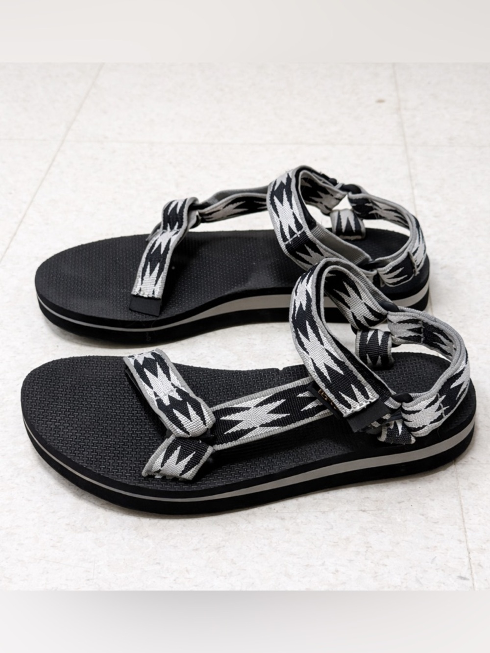 ✨ Teva Midform Universal Halcon Black Sport Sandals Size 8